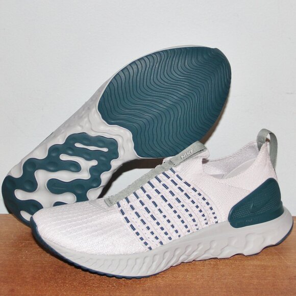 Nike React Phantom Run Flyknit 2 Platinum Tint Teal Womens 8.5 - Picture 1 of 6